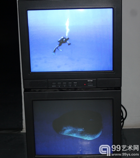 无所遁形——展望个展现场：影像作品《石沉大海》