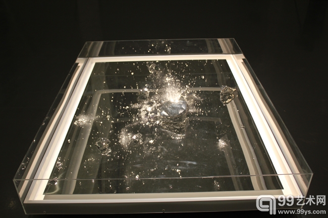 无所遁形——展望个展现场：展出《小宇宙》系列作品