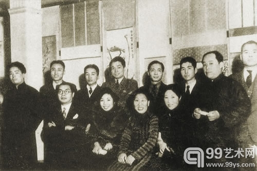 美专教师合影