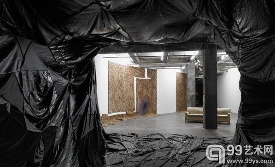 罗德尼·麦克米兰（Rodney McMillian）个展近日开幕