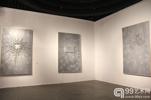 “世界的重量”展览现场