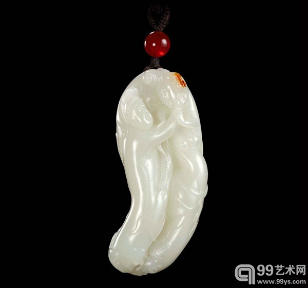  8567号拍品吴德昇大师的《和田玉籽料相拥把件》以207000元成交