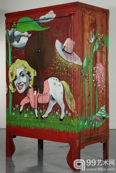 图八（拍品号A117  李山 《胭脂No.1》  木板油彩  装置  1993年  估价1,500,000-1,800,000）