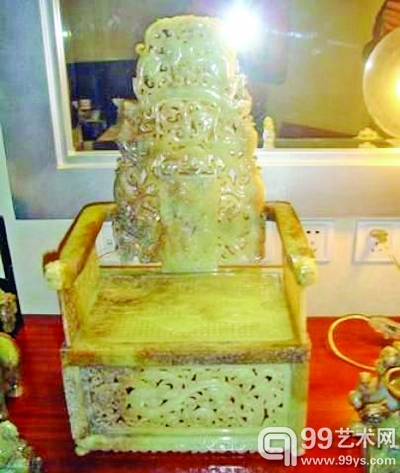 在那个汉代玉凳售出后，这家作坊再次制作了汉椅出售