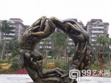 广州男女裸体雕塑。