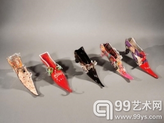 台湾新竹市国际玻璃艺术馆展出玻璃鞋作品