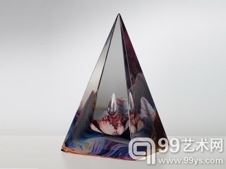 国际玻璃艺术馆中展出的彩晶作品