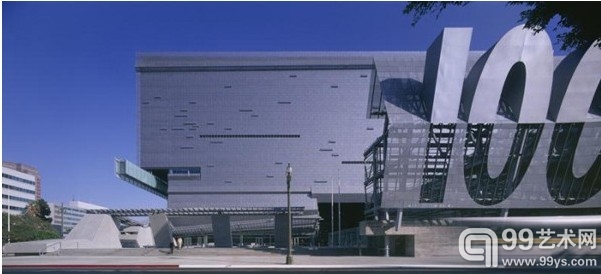 Thom Mayne 获颁 2013年美国建筑师协会金奖