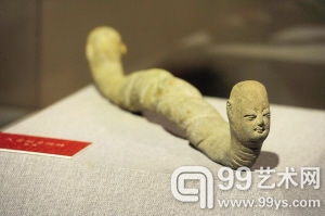 人首蛇身俑