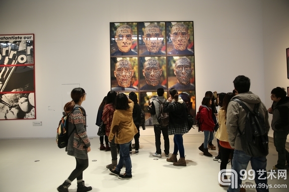 3，上海复旦视觉艺术学院组织二年级学生来参观展览。
