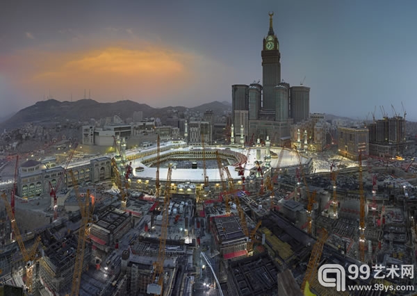 Ahmed Mater《黄金时间》，帕兰沙漠系列。图像由艺术家提供
