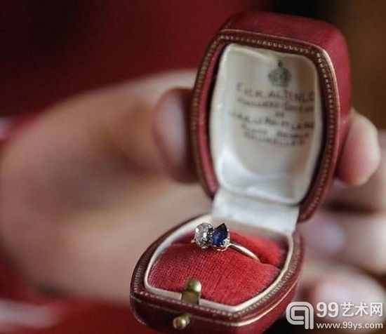 这枚独特而历史悠久的戒指估价为1.5万欧元（约合人民币12万元）。