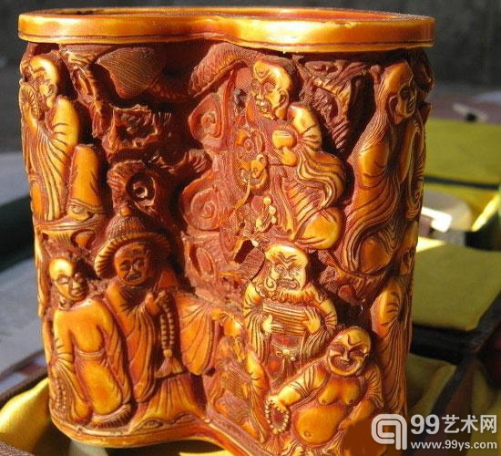 精细繁杂雕工日益创新 木雕在拍卖场上高价跌出