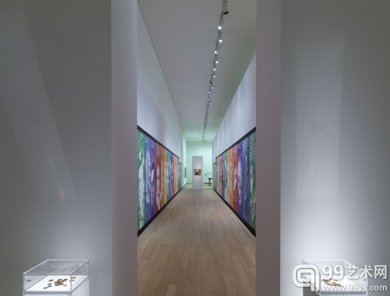 麦克·凯利（Mike Kelley）回顾展“MIKE KELLEY”近日开幕