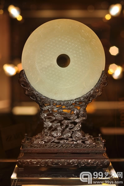 清乾隆白玉御题诗龙纹壁 直径17.2cm 