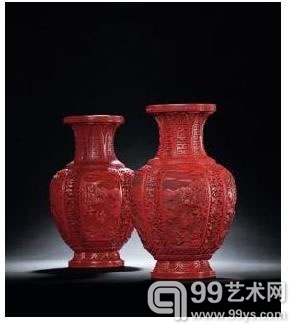 清乾隆剔红琴棋书画海棠瓶一对 高31.4 cm 高31.5cm 
