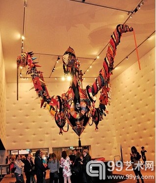每年TEFAF展出的数万件藏品包含了众多无与伦比的大师级作品和价值连城的古董珠宝