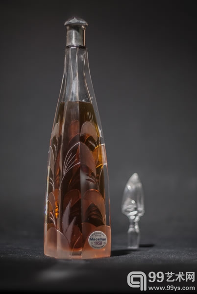 麦卡仑单一纯麦芽1958（52年）威士忌水晶（雪莉）桶。