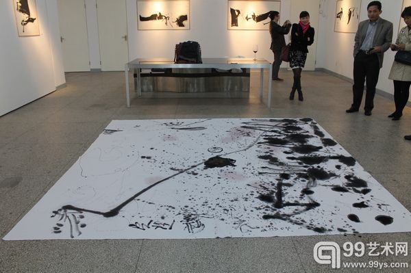 邵岩与艺术家朋友们现场即兴作品