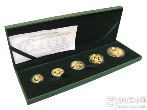 金价暴跌老精稀金币抗跌 熊猫全套金币涨千元