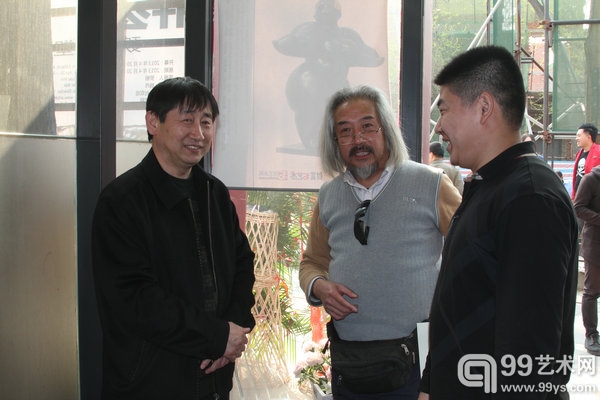 “牛什么牛——魏伟雕塑作品展”现场