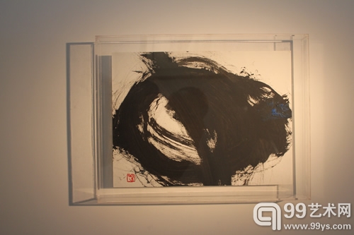柯迺柏《字》2006 纸上水墨，丙烯
