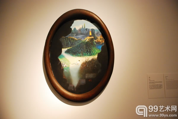 “杜尚 与／或／在 中国”展览现场 王兴伟作品《灯塔》 1998