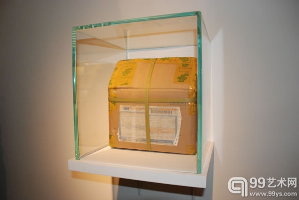 “杜尚 与／或／在 中国”展览现场 政纯办作品《奖》 2010