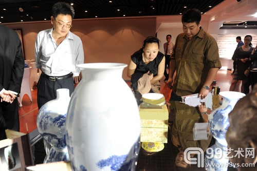 “聚爱雅安”汇聚社会爱心力量