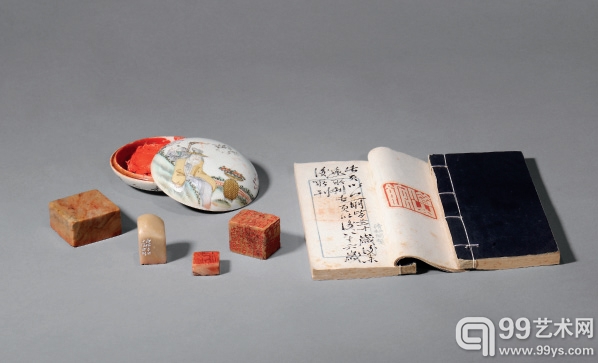 齐白石（b.1863-1957）齐白石印章四件、印谱两册、印泥盒一件