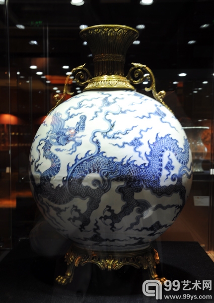 中国嘉德2013春拍预展现场-古董珍玩