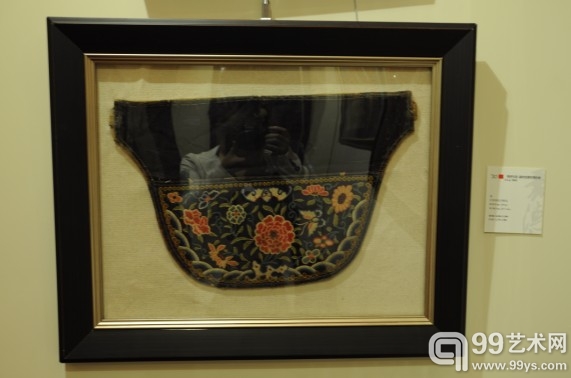 中国嘉德2013春拍预展现场-织绣