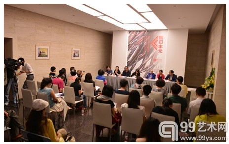 5月10日，回归本元·潘鲁生当代艺术巡回展在深圳关山月美术馆开幕，图为新闻发布会现场