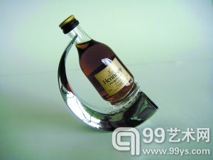 酒版小巧玲珑。
