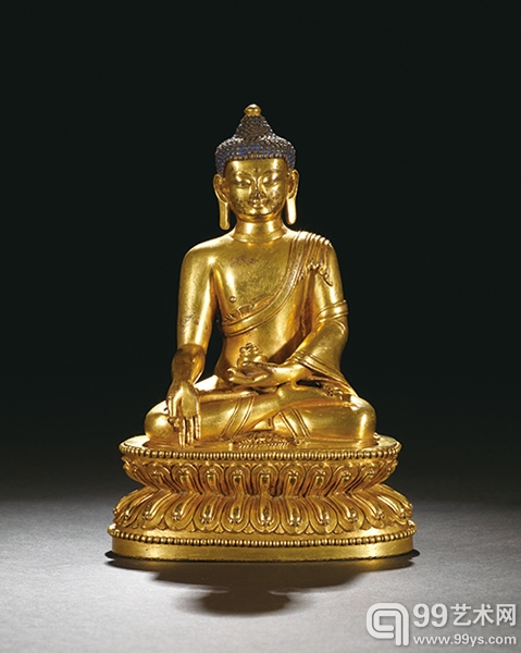 十四/十五世纪 铜鎏金药师佛坐像（正面） 高 18.0cm