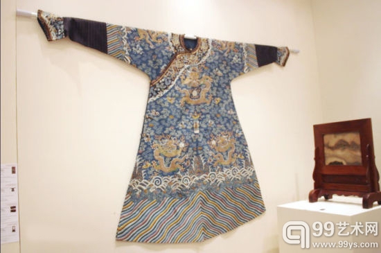 佳士得2013拍品之革丝金龙纹吉服袍品鉴