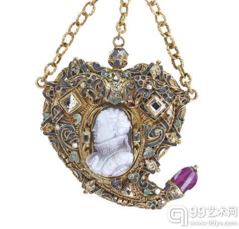 苏格兰国立博物馆展出围绕苏格兰王后的神话