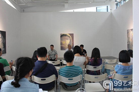 新闻发布会现场
