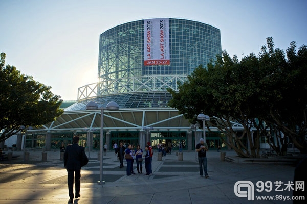 洛杉矶艺博会举办场馆：洛杉矶会展中心。