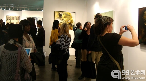 King空间展出艺术家黄承远个展。