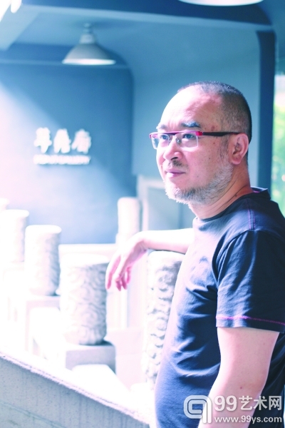 华艺廊总经理张向东。