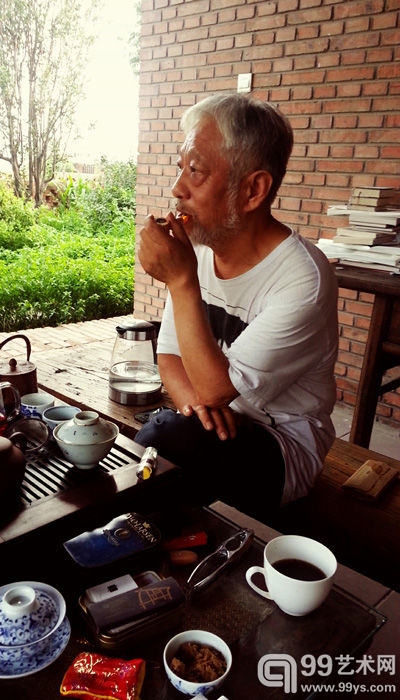 栗宪庭在栗家小院