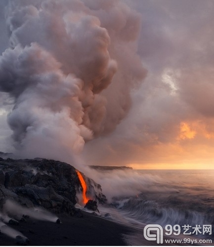 摄影师距离火山口1米 拍摄最完美火山喷发照