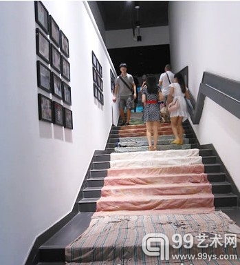 台湾青年艺术家陈冠颖作品《造路》