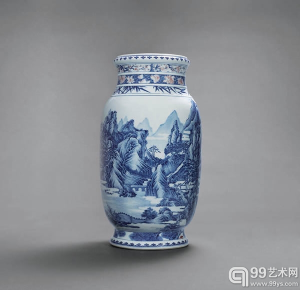 清乾隆 青花釉里红“匡庐图”灯笼瓶.