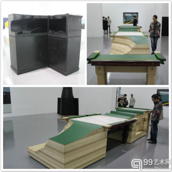青年艺术评论家王栋栋仔细观看展览作品