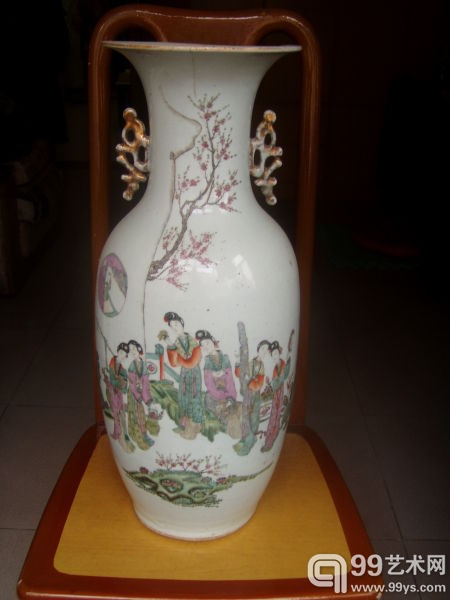 清代粉彩六女图瓶正面