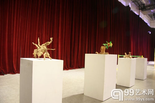 【拍卖双年展】参展作品：梁硕藏品《天真无牙》