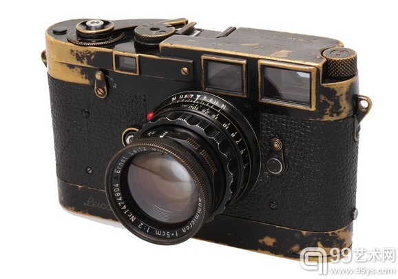 Leica MP Black Paint ,1956年 （ 估价 *： 300万港元至400万港元 ）