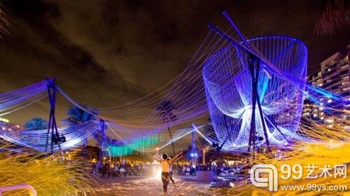 美国艺术巴塞尔 交互式灯光点亮迈阿密海滩